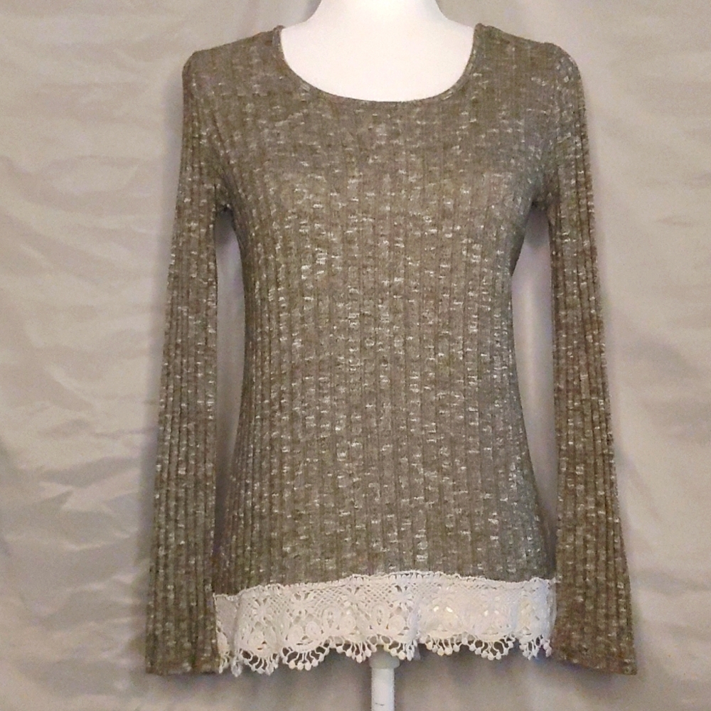 Green Living Doll Blouse With Lace Hemline